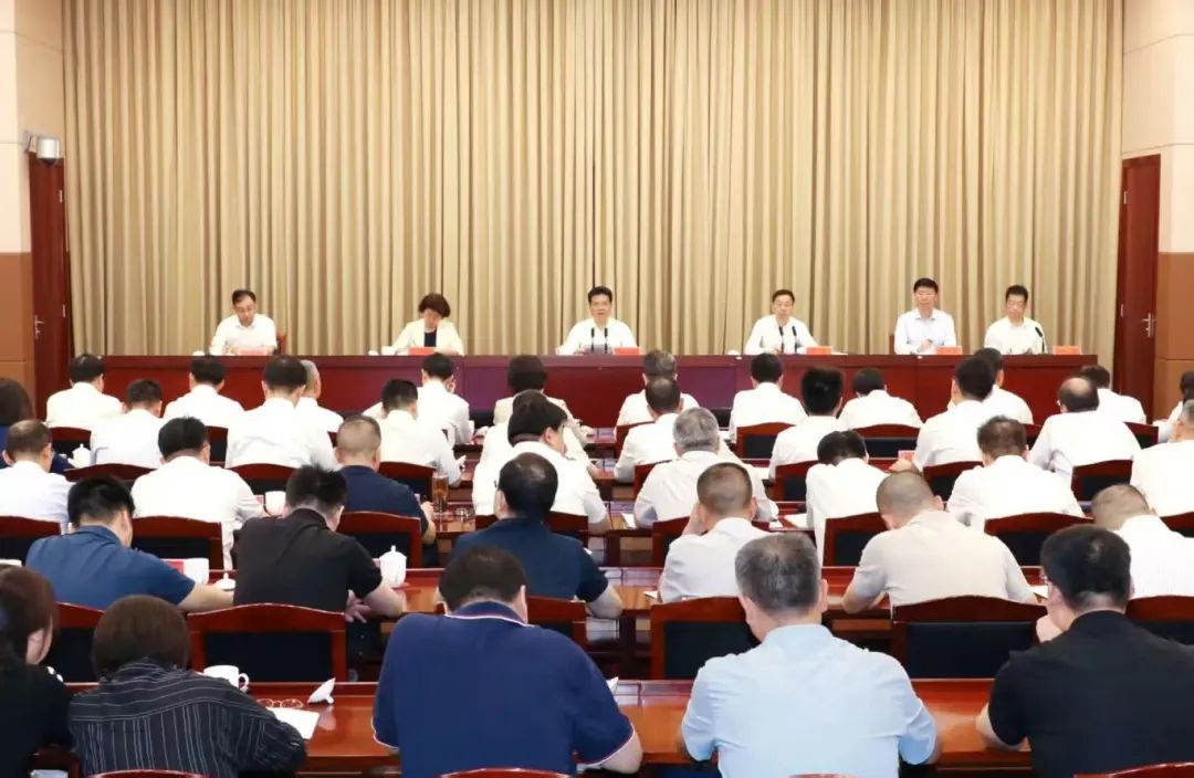 钟楼收听收看全市群众身边不正之风和腐败问题集中整治工作推进会并召开续会